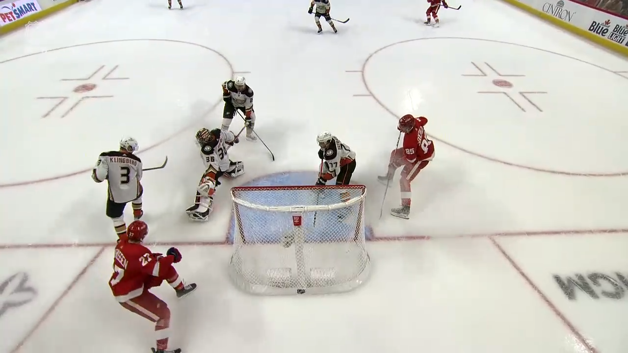 2 v 1 Stopping at the Net Soderblom